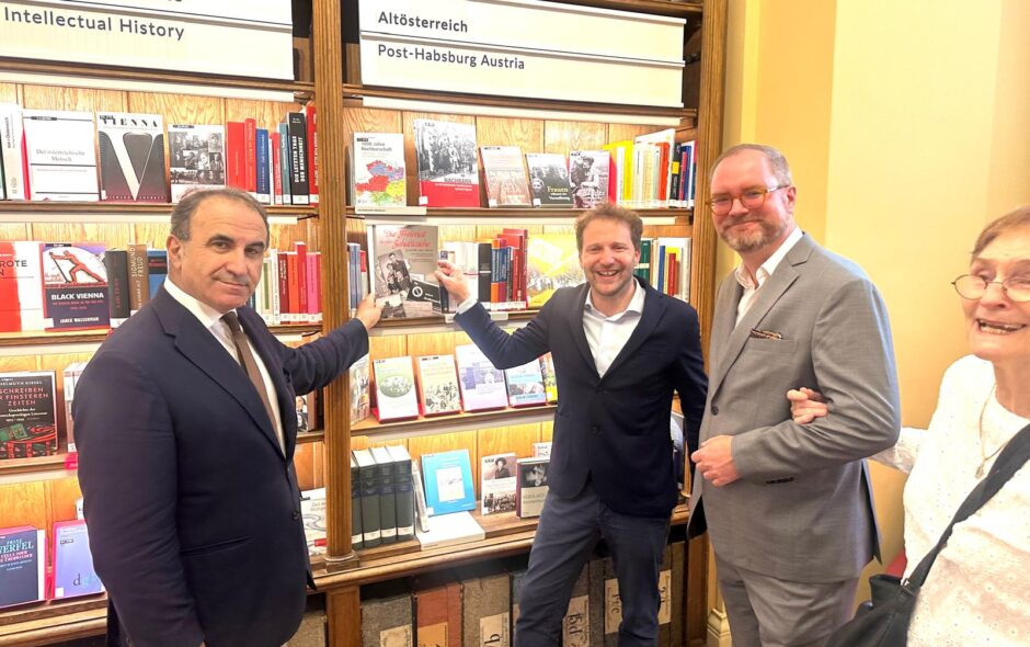 Ein Buch über Flucht, Vertreibung und die Erinnerung an „Altösterreich“ im Parlament